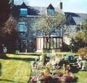 Meadhon House