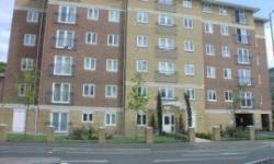 Roomspace Serviced Apartments - The Cloisters, Farnborough, Hampshire
