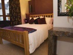 Cafe Valance Bar & Rooms