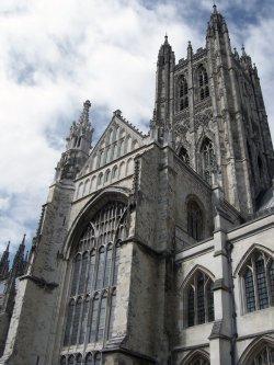 Rowan Williams becomes 104th Archbishop of Canterbury